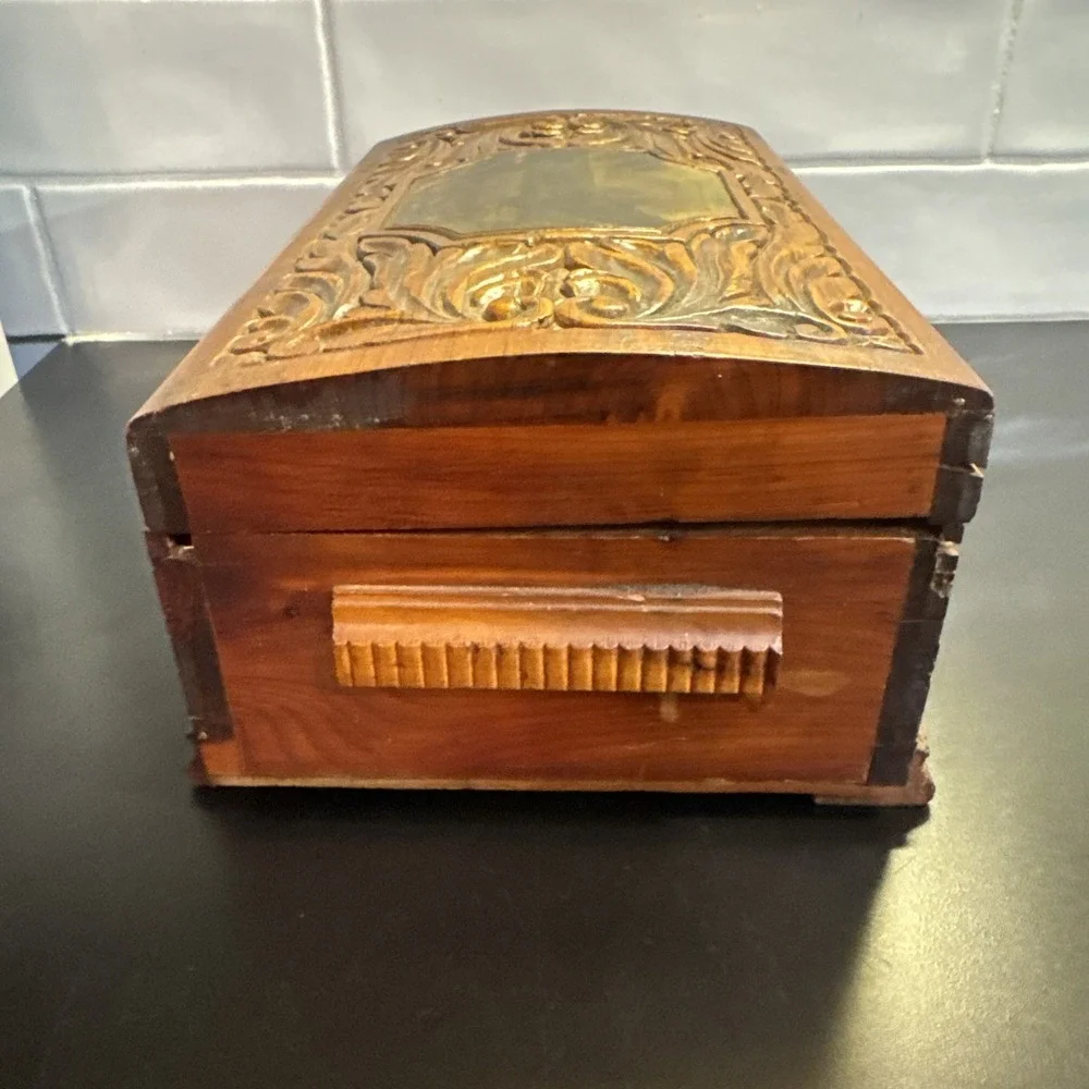 Vintage  Wooden Keepsake Box Hand Carved With Etched Floral Mirror